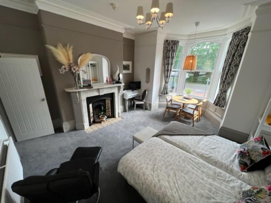 2 Bed Ground Floor Apartment, Sleeps 4 With Free Parking Harrogate Zewnętrze zdjęcie