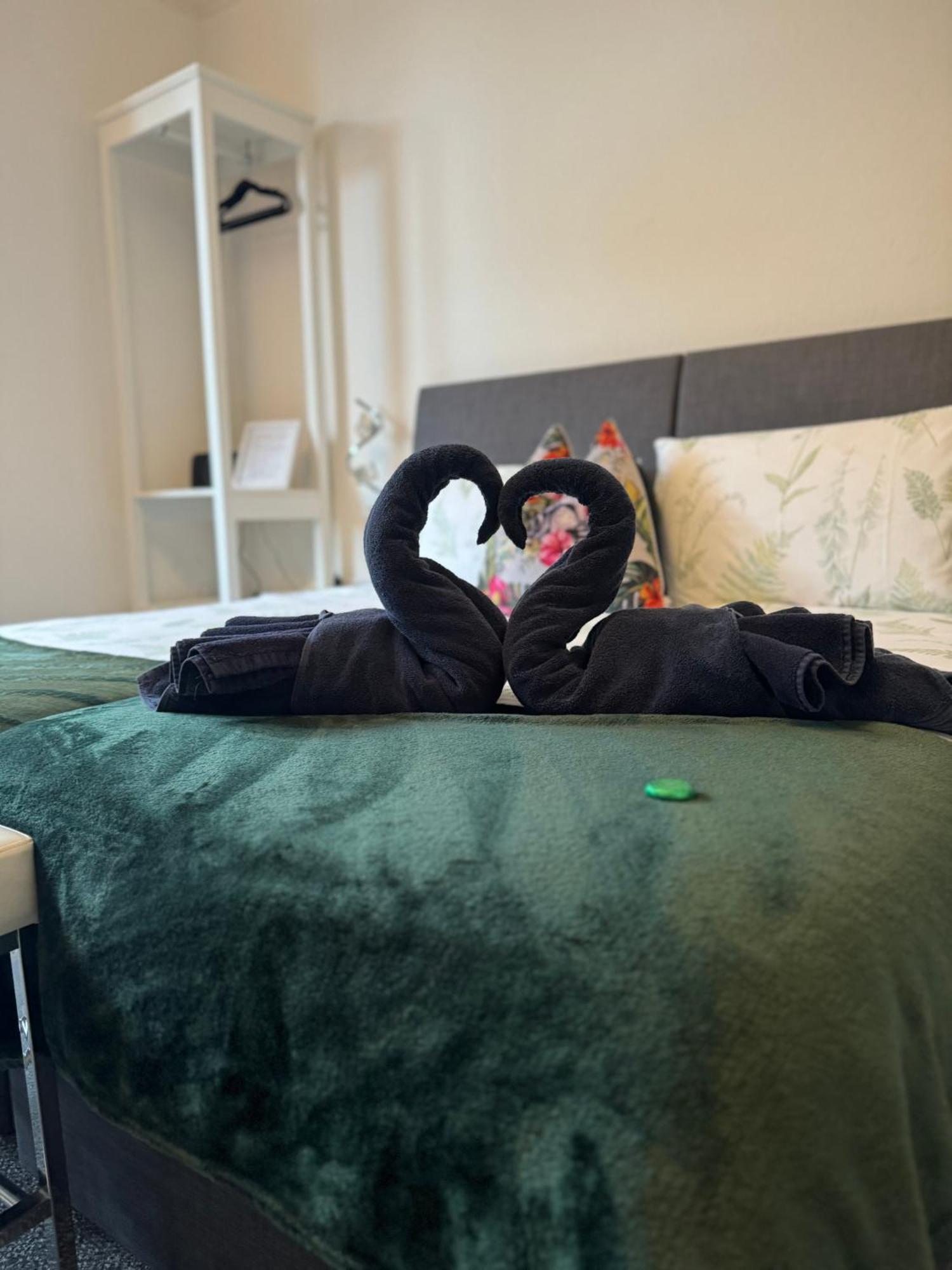 2 Bed Ground Floor Apartment, Sleeps 4 With Free Parking Harrogate Zewnętrze zdjęcie